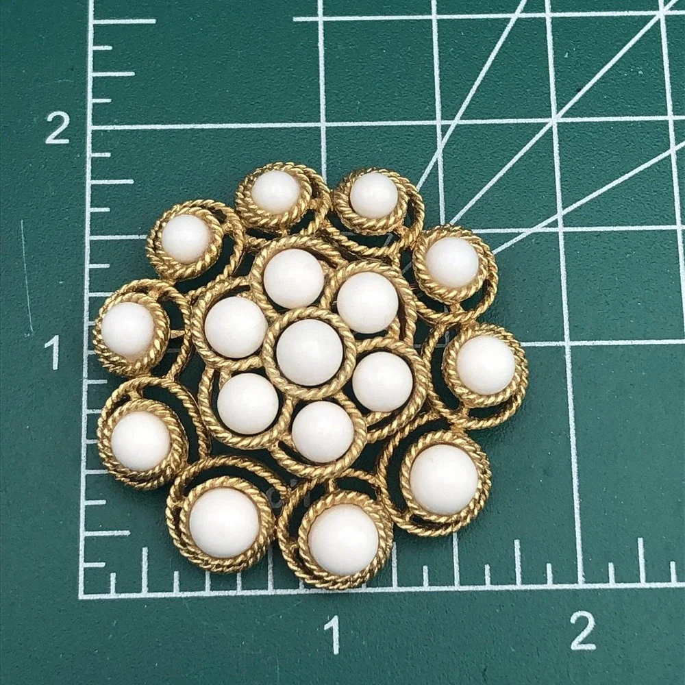 Vintage Crown Trifari Saturn White Milk Glass Gold Tone Brooch Pin Clip Earrings